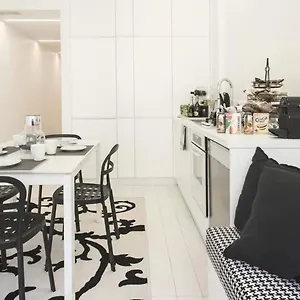 https://italianway-passarella-4.it-lombardy.com